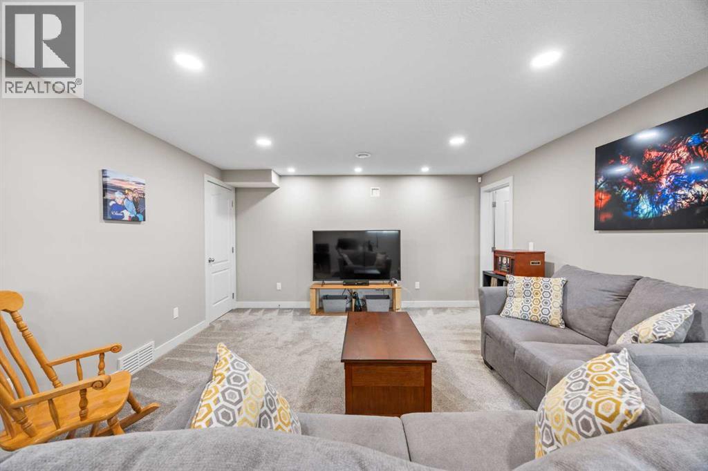 41 Drake Landing Crescent, Okotoks, Alberta  T1S 0E7 - Photo 33 - A2316574