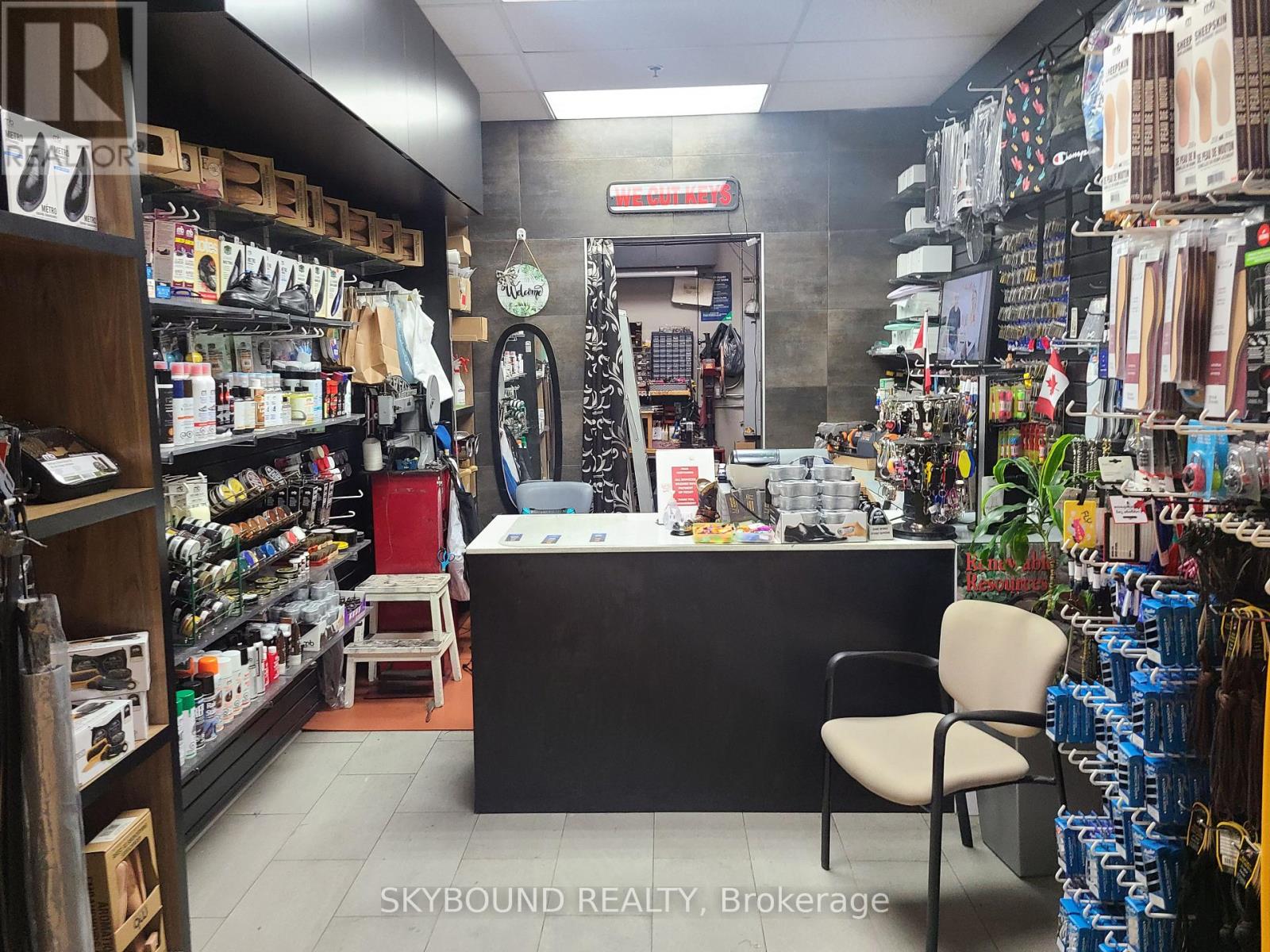 C006 - 2 ST. CLAIR AVENUE E, Toronto, Ontario
