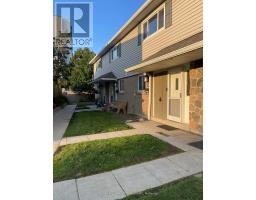 52 VILLAGE COURT, Brampton, Ontario