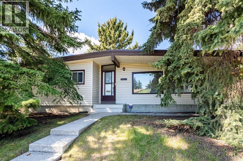 3227 Boulton Road Nw, Calgary, Alberta  T2L 1M2 - Photo 1 - A2317997