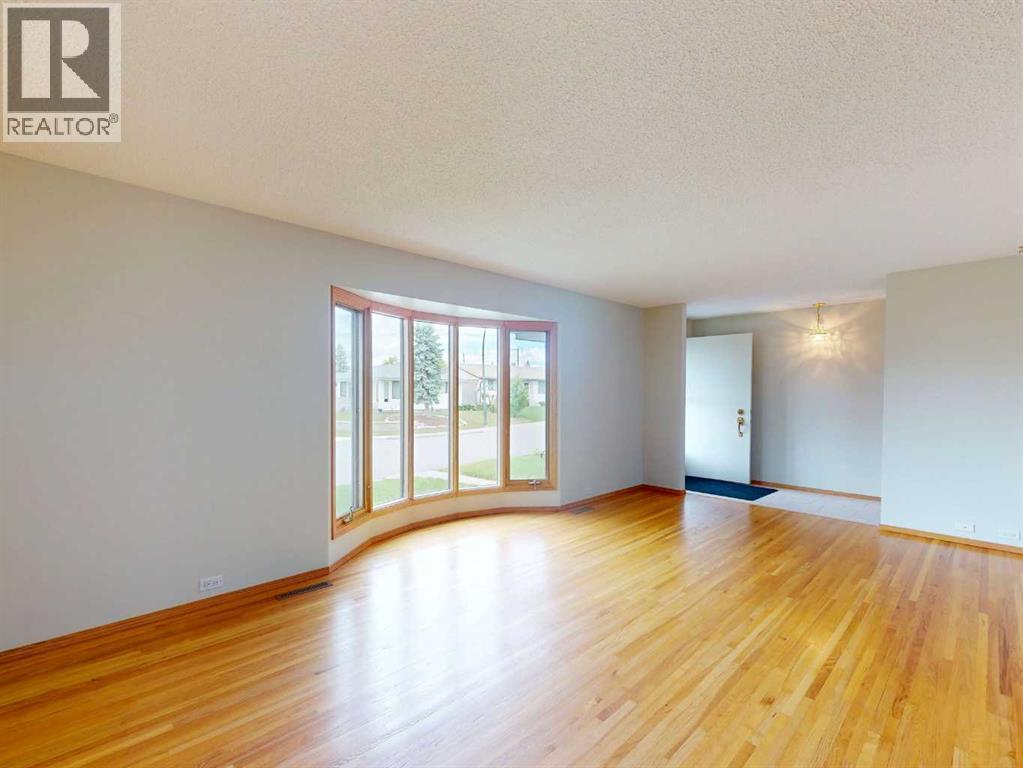 548 Mcintosh Road Ne, Calgary, Alberta  T2E 5Z3 - Photo 3 - A2318770