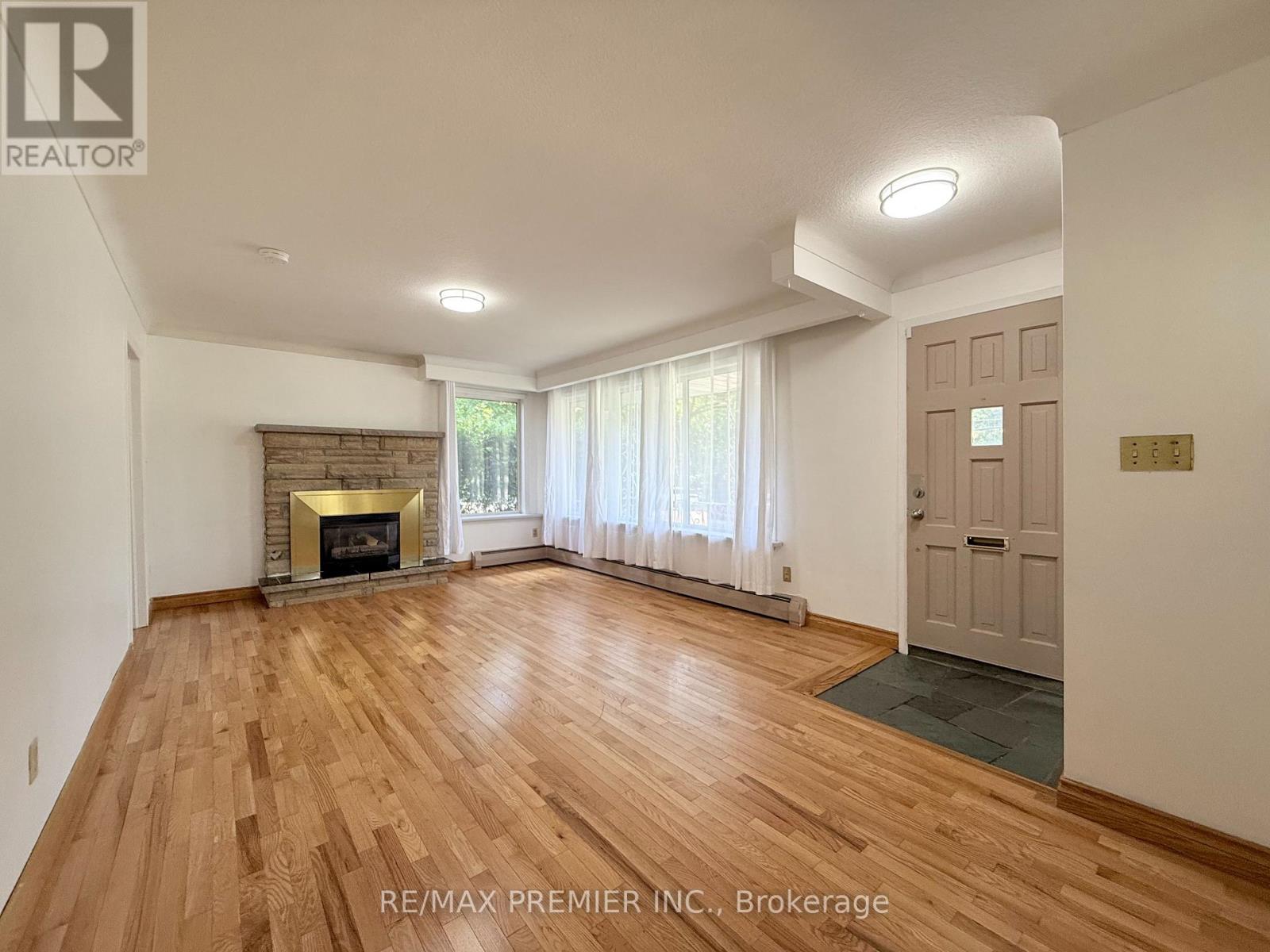 Main Floor - 288 Scott Street, St. Catharines, Ontario  L2N 1J3 - Photo 6 - X13046952