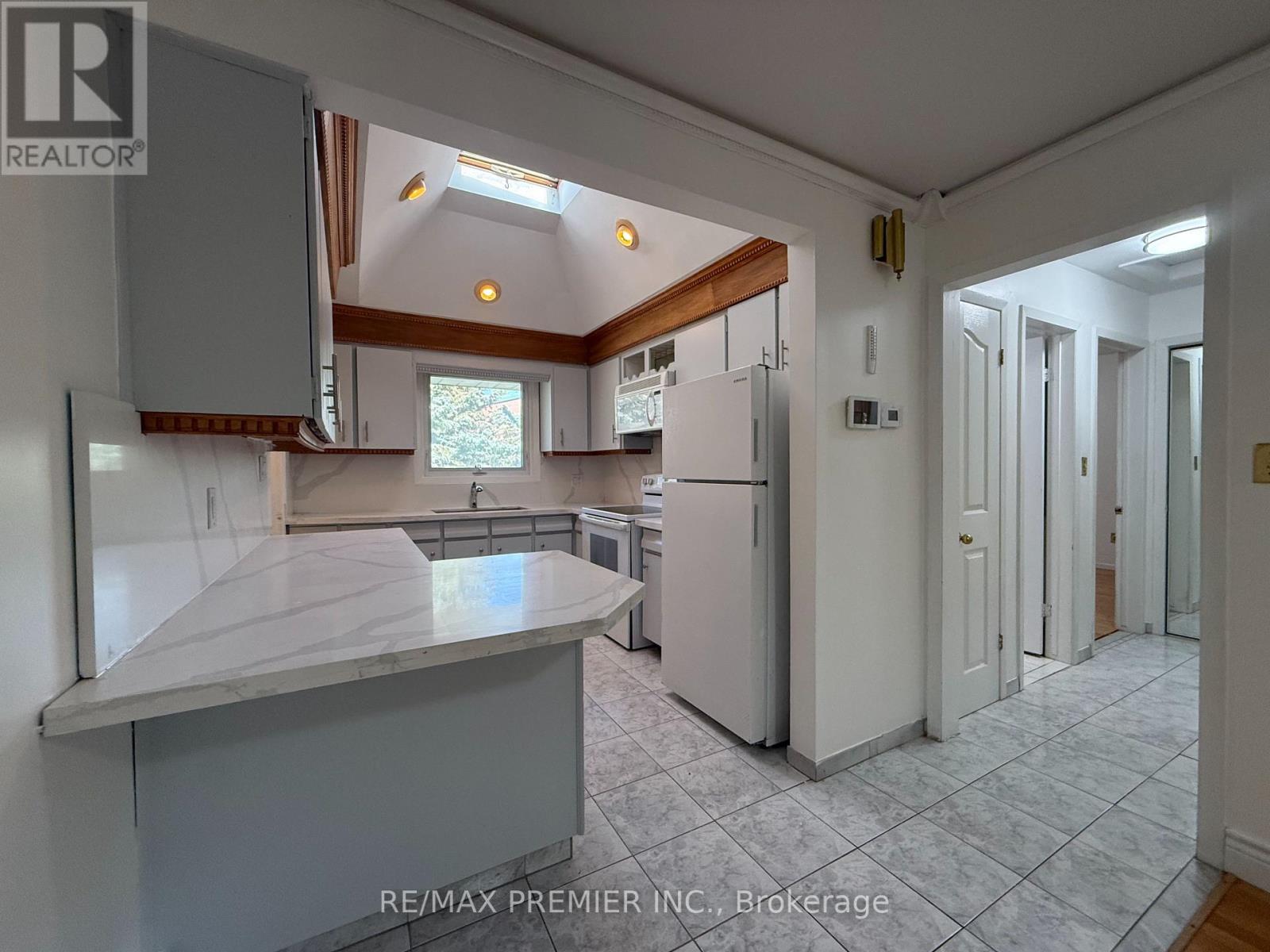 Main Floor - 288 Scott Street, St. Catharines, Ontario  L2N 1J3 - Photo 10 - X13046952