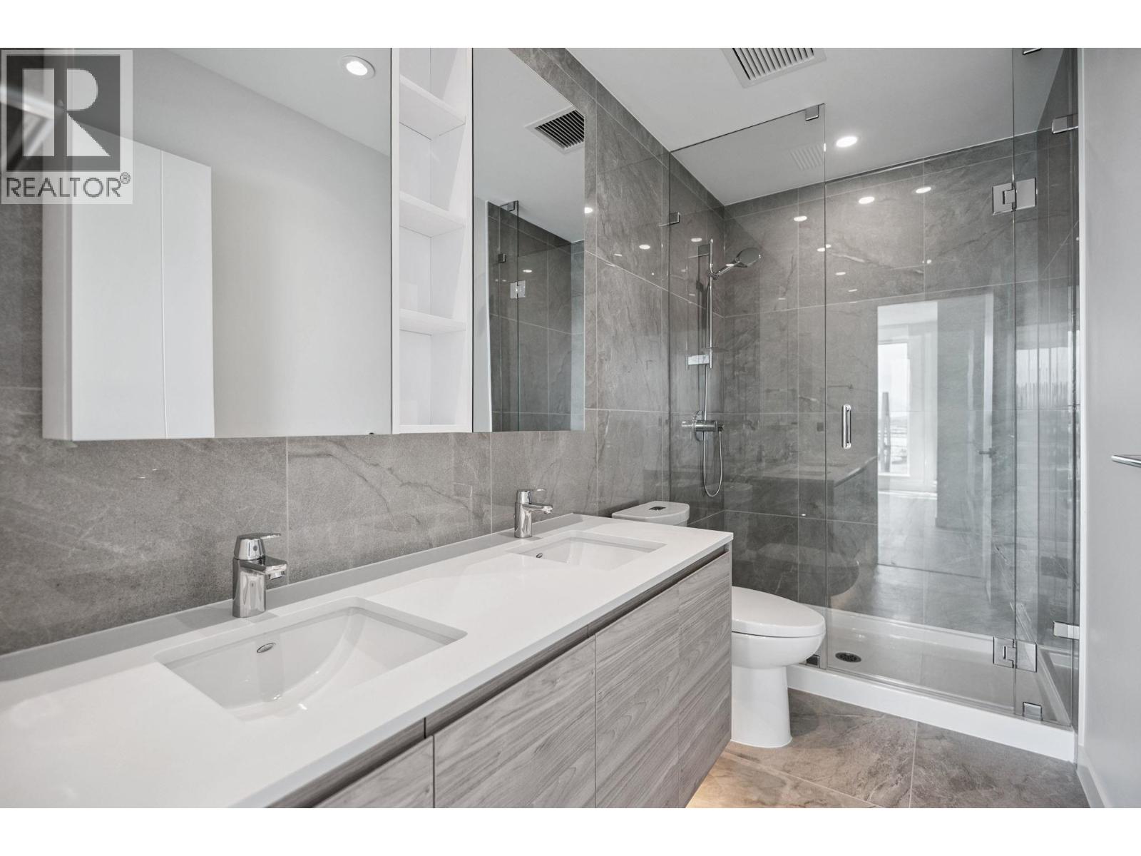 2401 660 Quayside Drive, New Westminster, British Columbia  V3M 0P1 - Photo 8 - R3135610