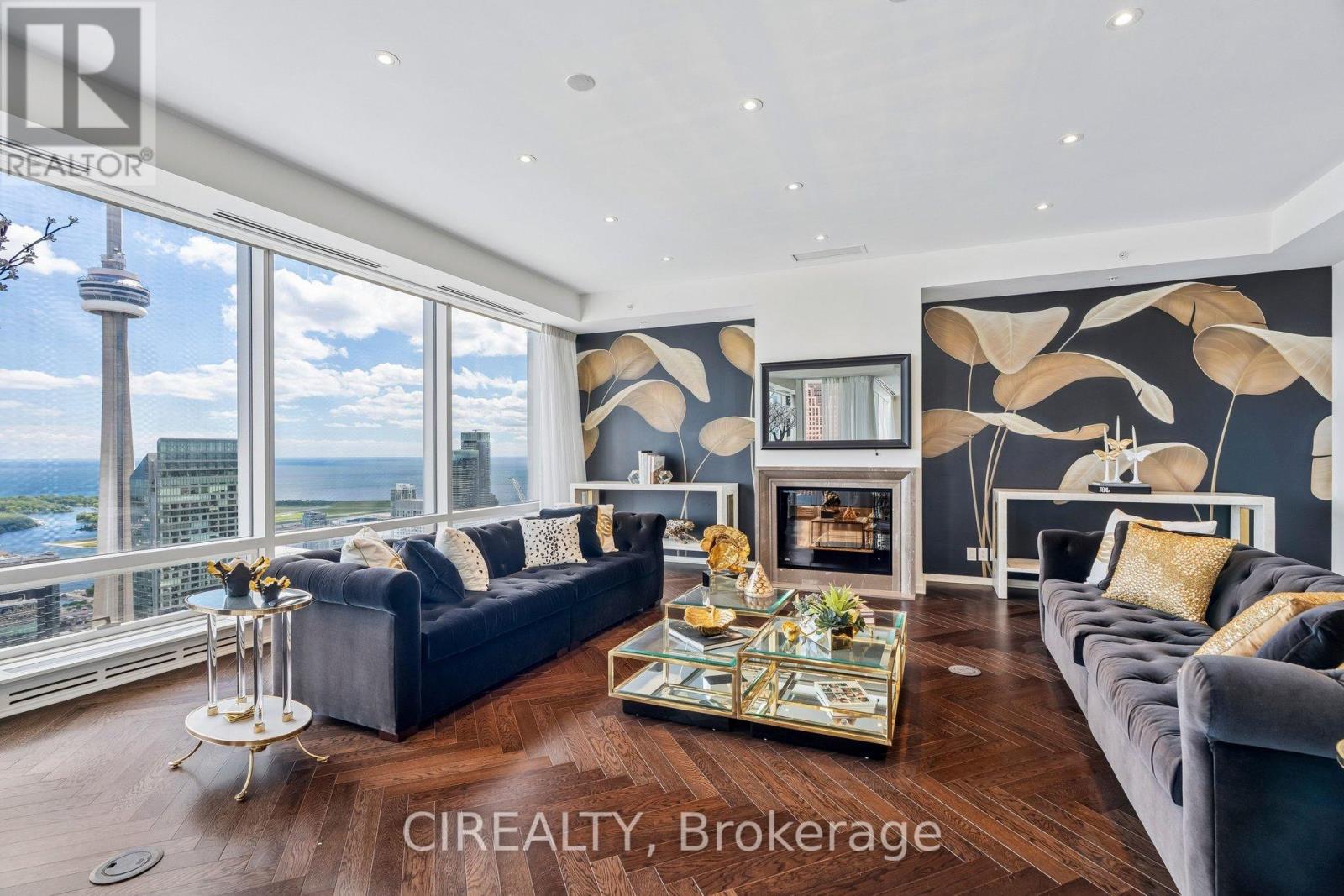 6405 - 180 UNIVERSITY AVENUE, Toronto, Ontario