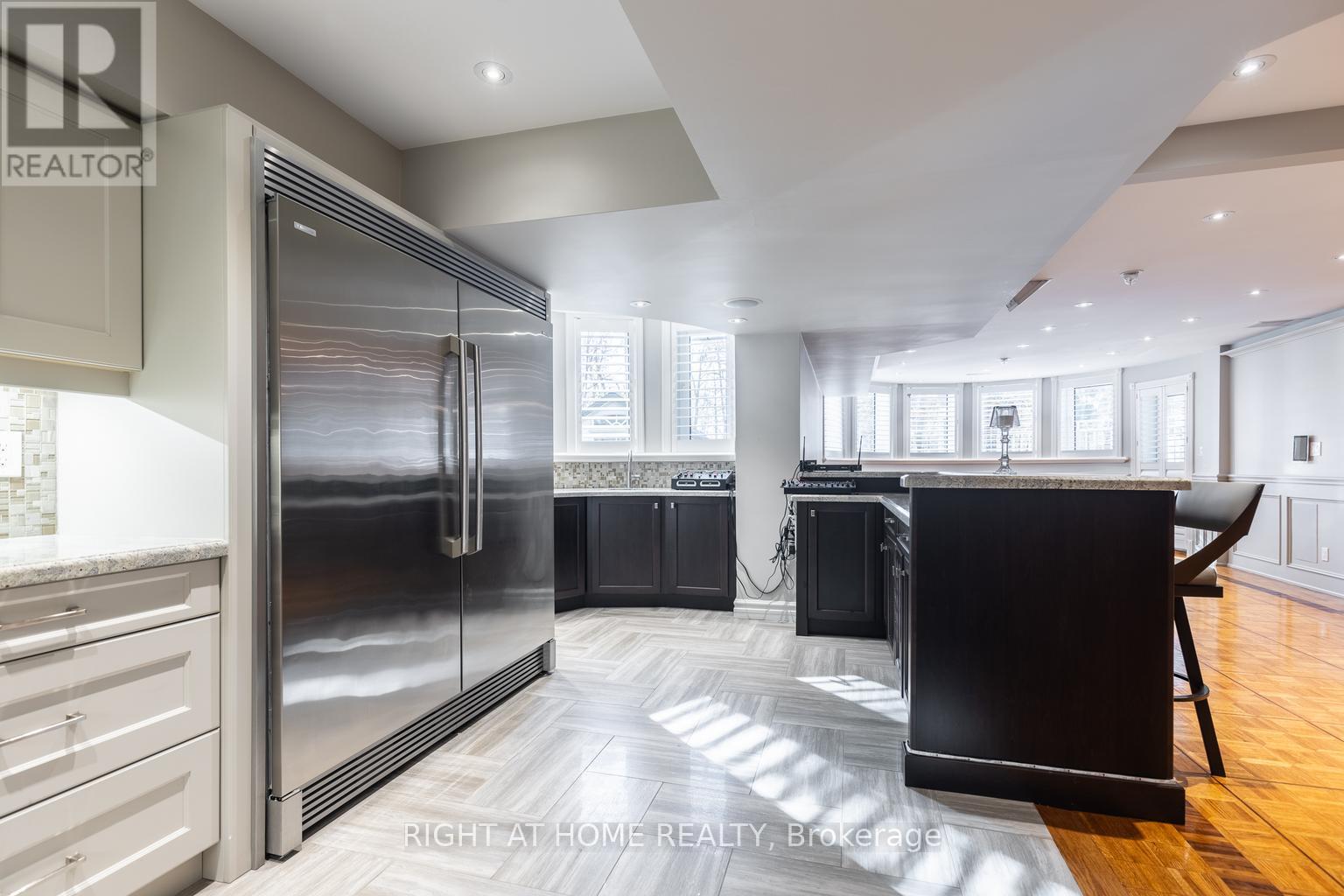 38 Sugarbush Court, Vaughan, Ontario  L4L 2Z2 - Photo 8 - N13440822