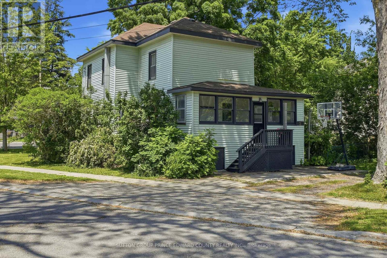 2 Queen Street, Prince Edward County, Ontario  K0K 2T0 - Photo 44 - X12543738