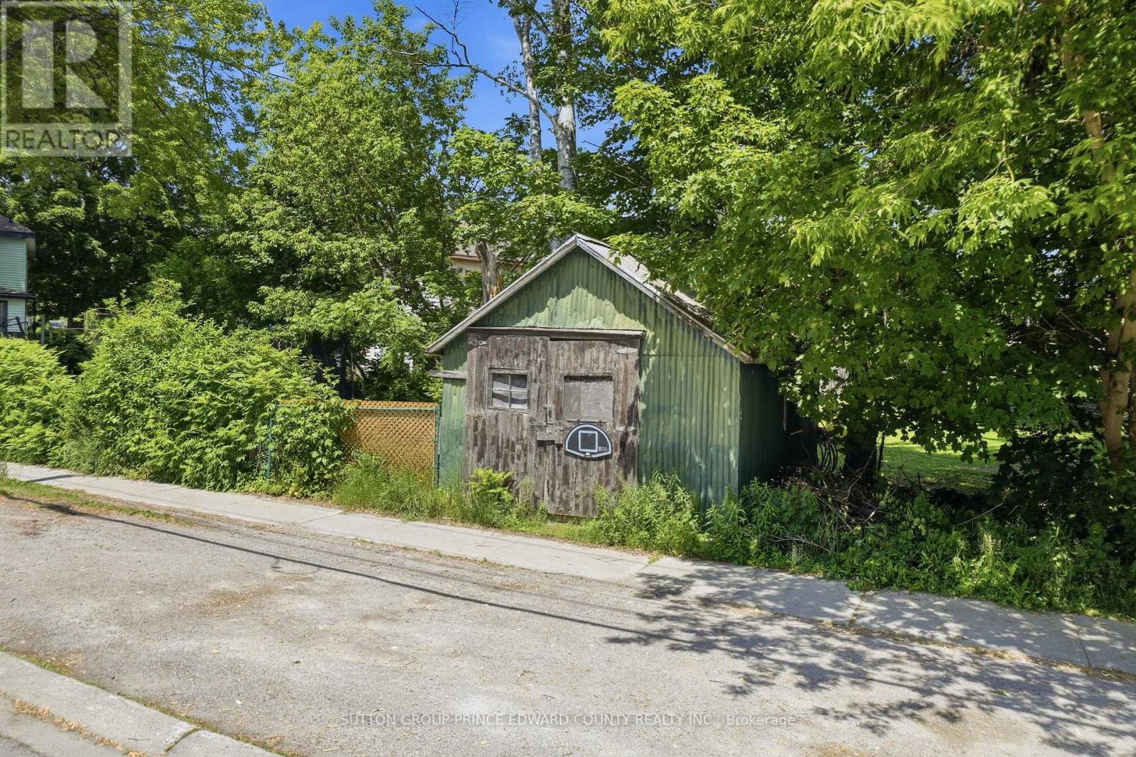 2 Queen Street, Prince Edward County, Ontario  K0K 2T0 - Photo 46 - X12543738