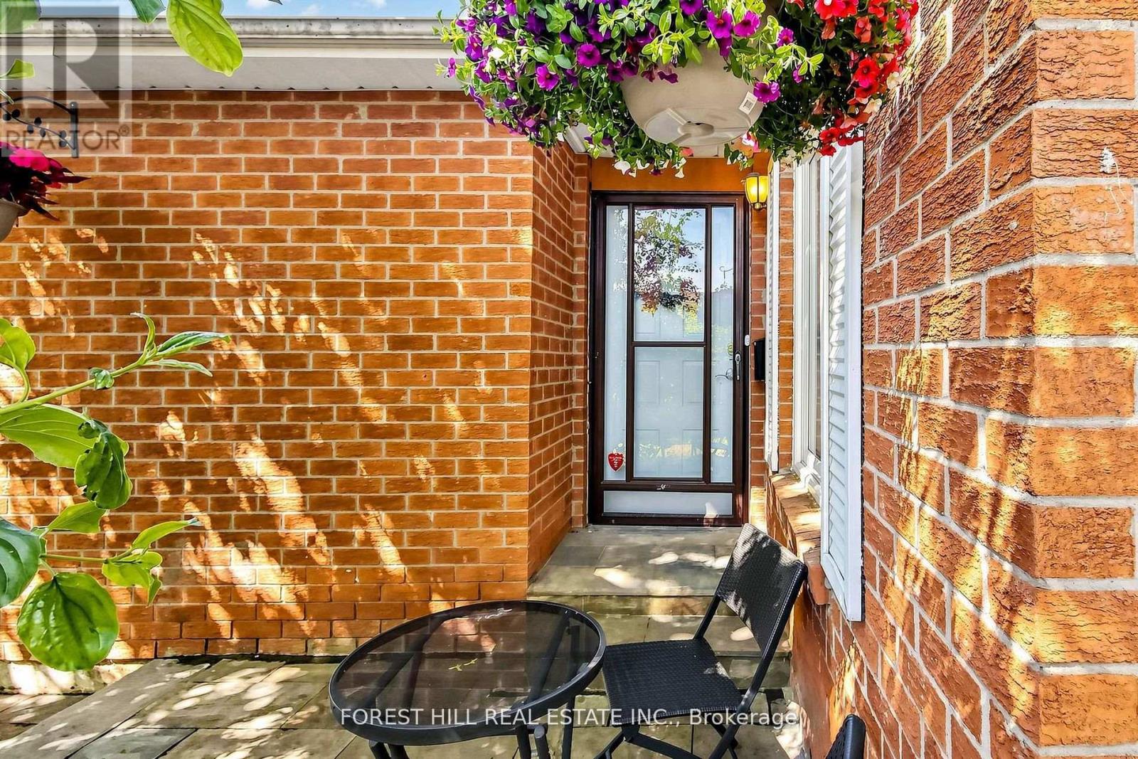 Main & Second - 44 Lund Street N, Richmond Hill, Ontario L4C 5V7 - Photo 4 - N13442178