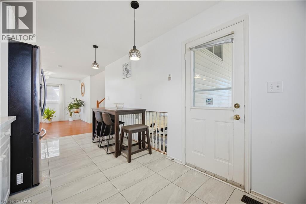 196 First St Louth, St. Catharines, Ontario  L2S 0A6 - Photo 10 - 40839563
