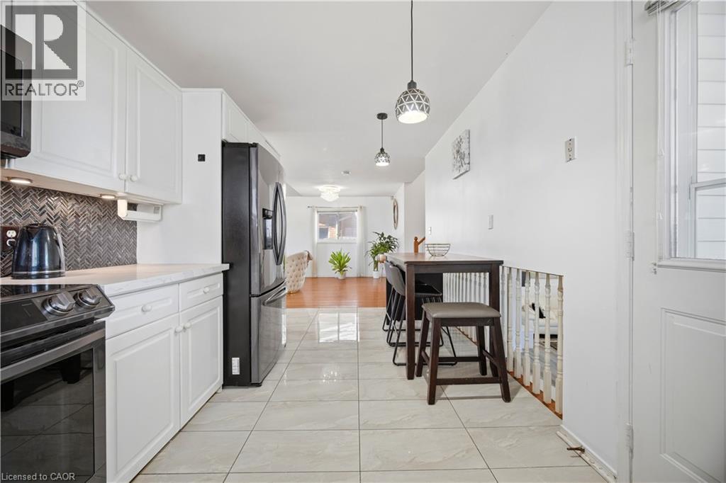 196 First St Louth, St. Catharines, Ontario  L2S 0A6 - Photo 11 - 40839563