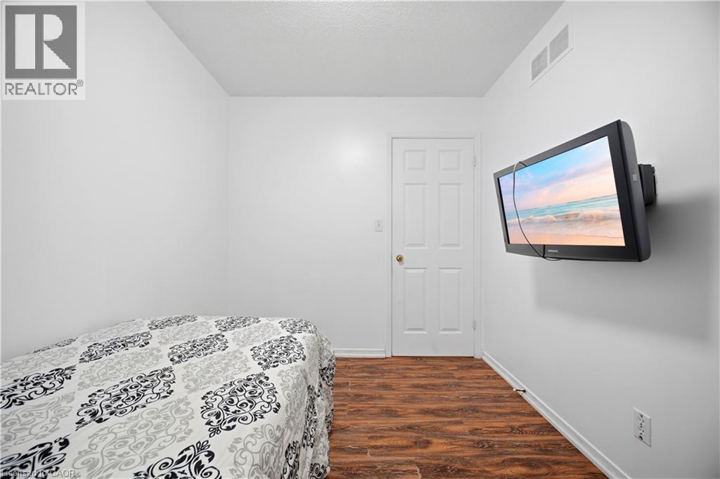 196 First St Louth, St. Catharines, Ontario  L2S 0A6 - Photo 21 - 40839563