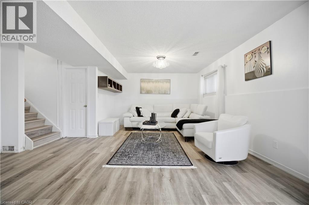 196 First St Louth, St. Catharines, Ontario  L2S 0A6 - Photo 27 - 40839563