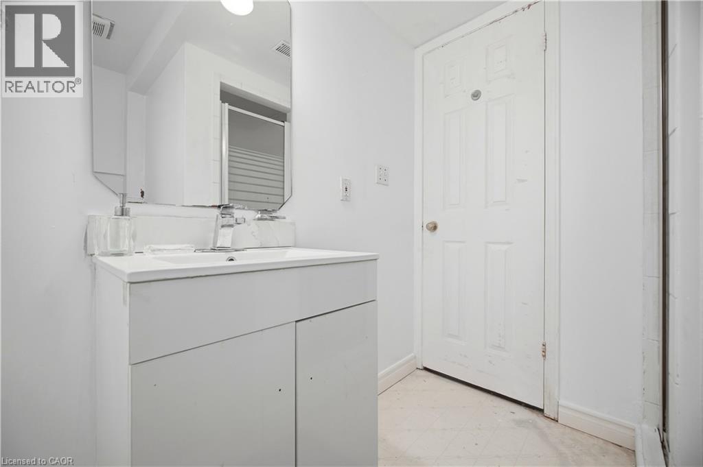 196 First St Louth, St. Catharines, Ontario  L2S 0A6 - Photo 32 - 40839563