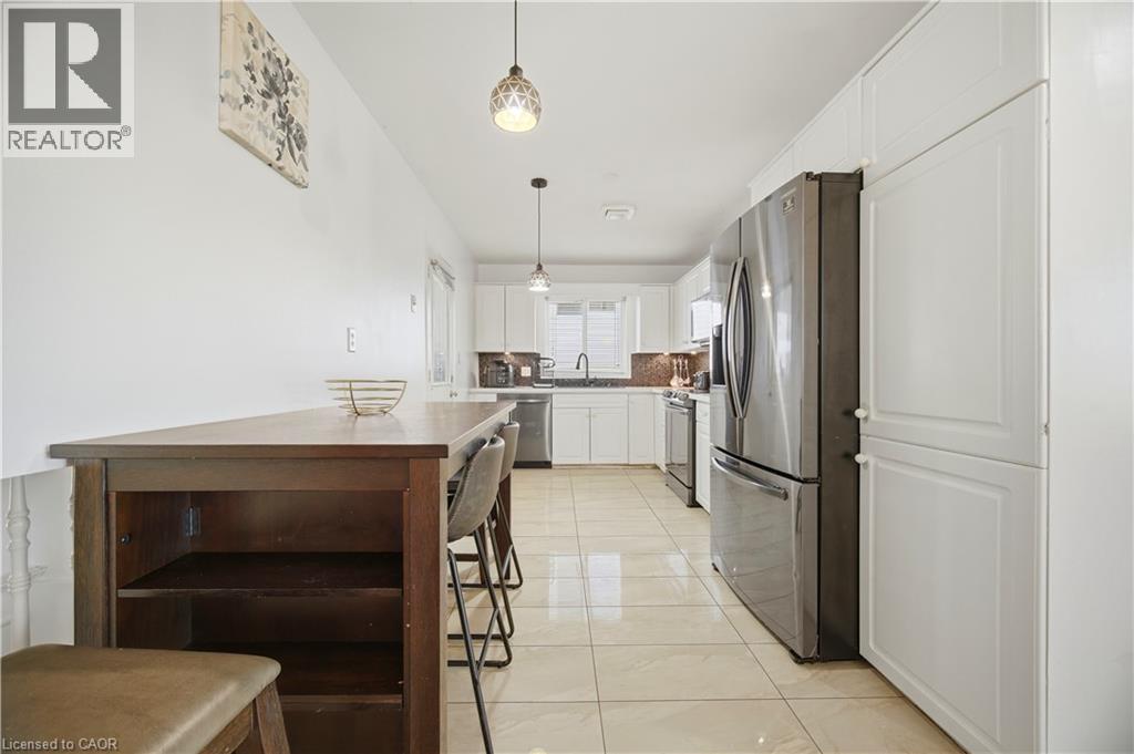 196 First St Louth, St. Catharines, Ontario  L2S 0A6 - Photo 7 - 40839563