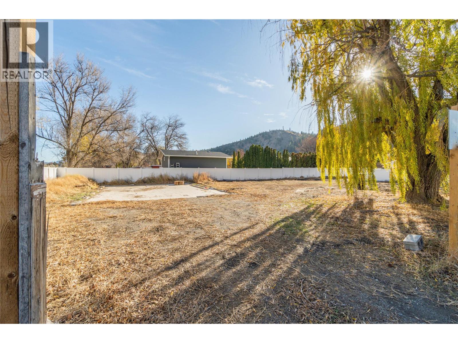 5764 Todd Hill Crescent, Kamloops, British Columbia  V2C 4X8 - Photo 17 - 10391342