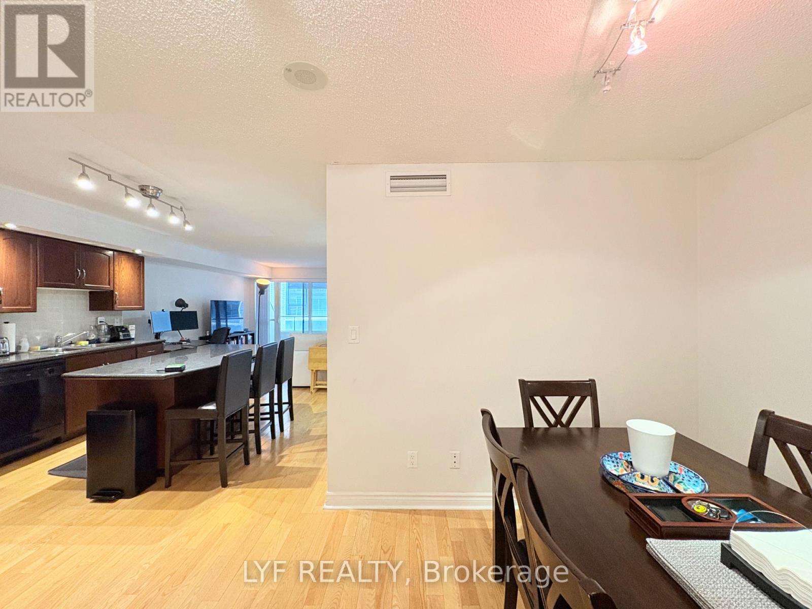 624 - 270 Wellington Street W, Toronto, Ontario  M5V 3P5 - Photo 4 - C13442220