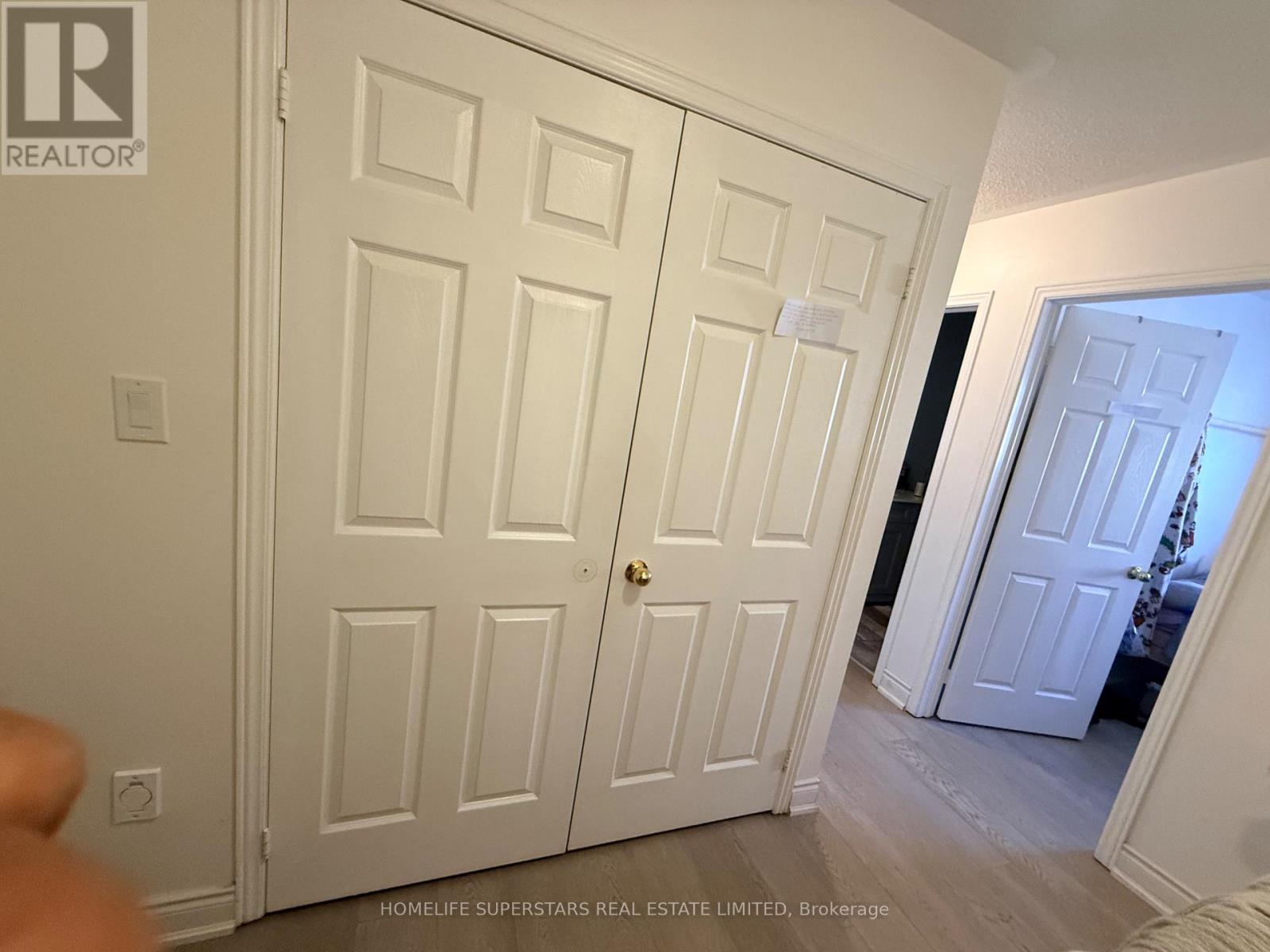3968 Janice Drive, Mississauga, Ontario  L5M 7Y4 - Photo 2 - W13442214