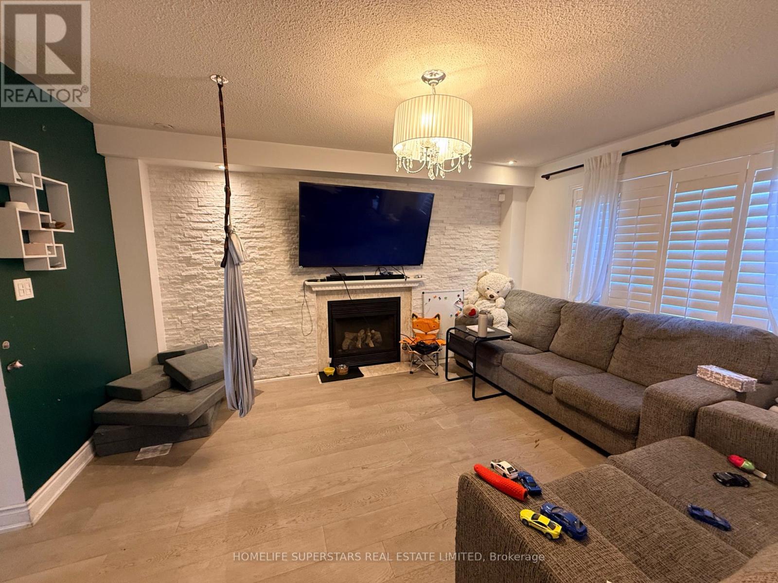 3968 Janice Drive, Mississauga, Ontario  L5M 7Y4 - Photo 8 - W13442214