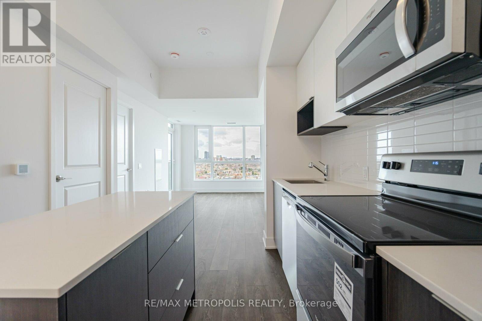 1704 - 202 Burnhamthorpe Road E, Mississauga, Ontario  L5A 0B2 - Photo 10 - W13442218