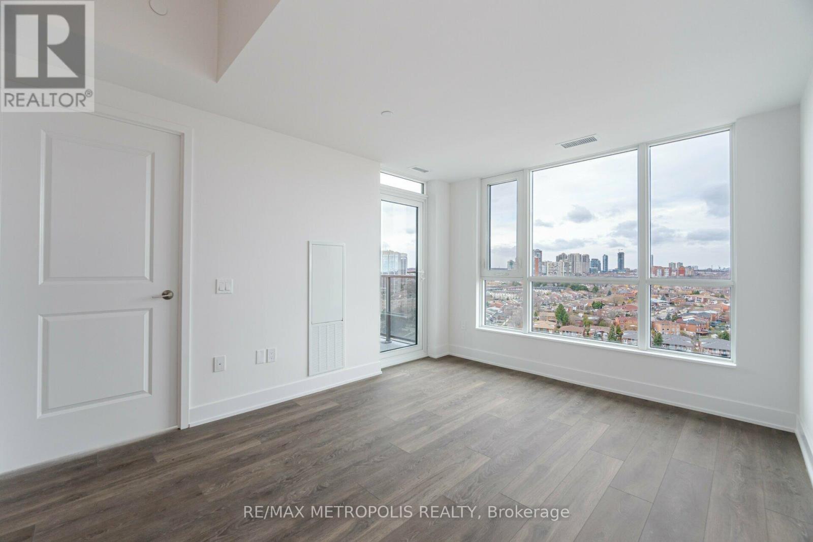 1704 - 202 Burnhamthorpe Road E, Mississauga, Ontario  L5A 0B2 - Photo 14 - W13442218