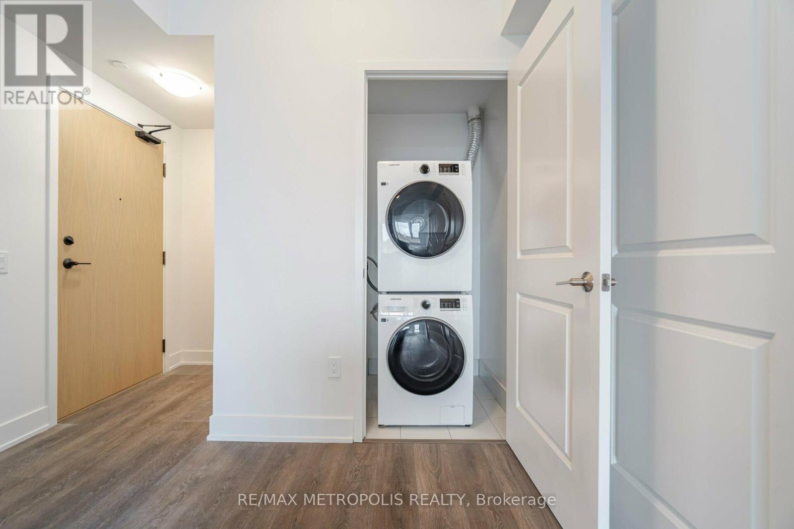 1704 - 202 Burnhamthorpe Road E, Mississauga, Ontario  L5A 0B2 - Photo 23 - W13442218