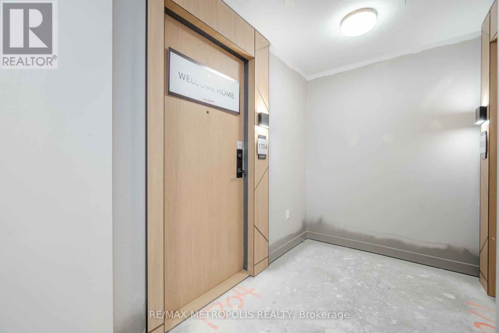 1704 - 202 Burnhamthorpe Road E, Mississauga, Ontario  L5A 0B2 - Photo 4 - W13442218