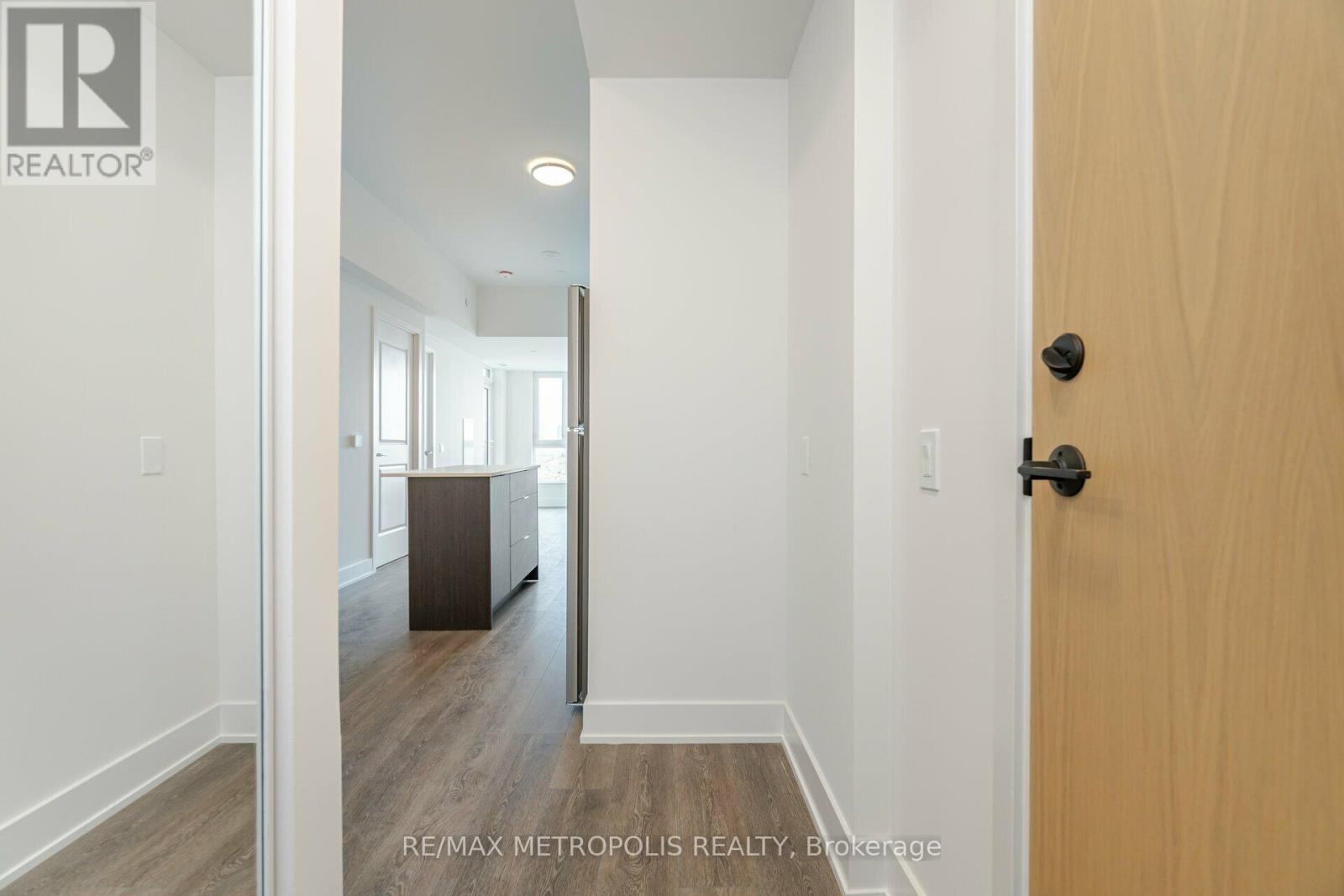 1704 - 202 Burnhamthorpe Road E, Mississauga, Ontario  L5A 0B2 - Photo 6 - W13442218