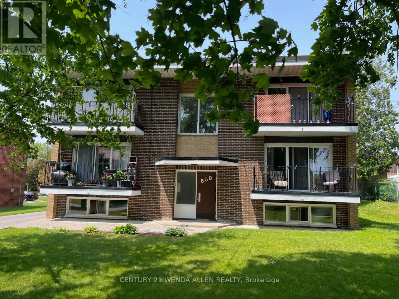 558 LANSDOWNE DRIVE, Oshawa, Ontario