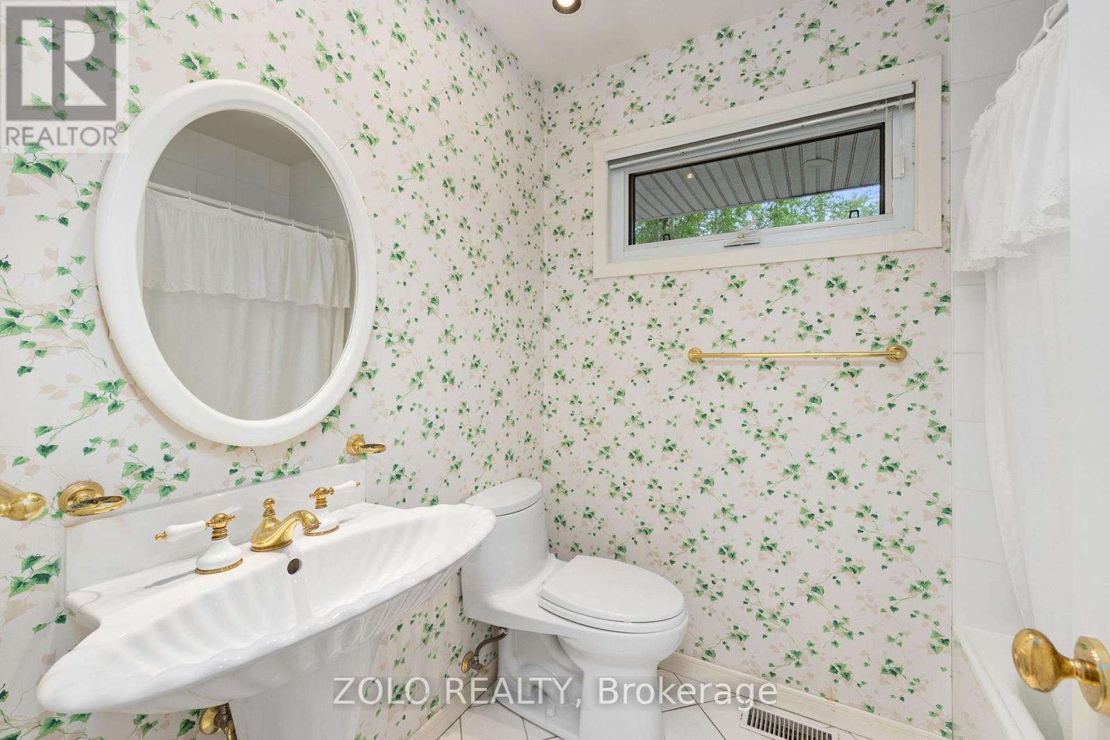 17 Hi Mount Drive, Toronto, Ontario  M2K 1X3 - Photo 16 - C13440304