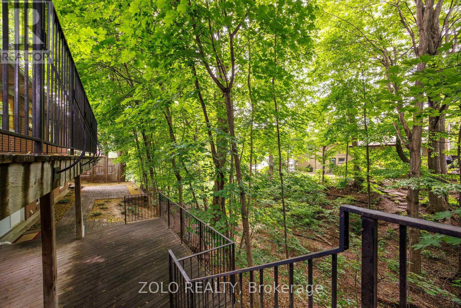 17 Hi Mount Drive, Toronto, Ontario  M2K 1X3 - Photo 35 - C13440304