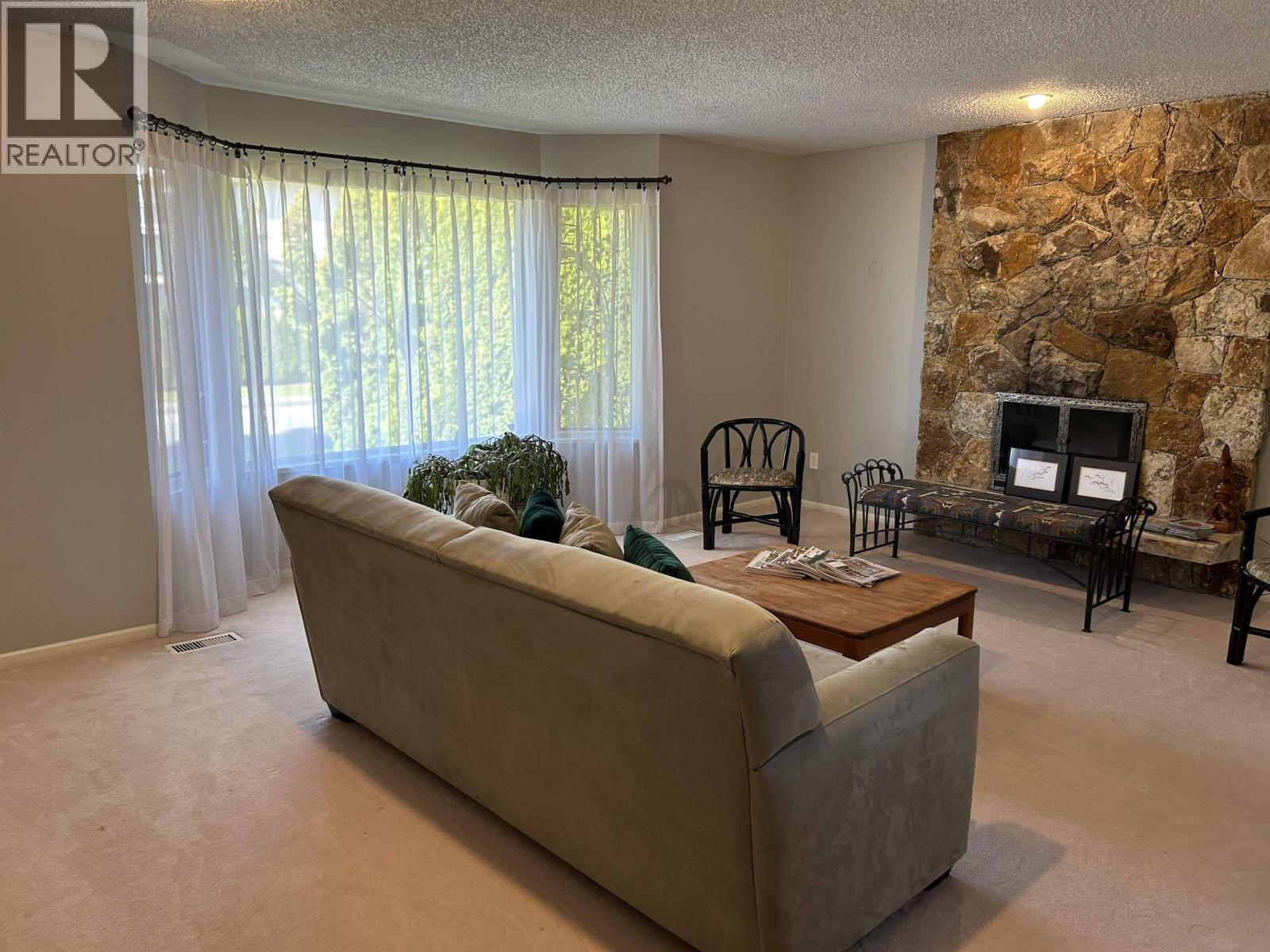 7560 Waterton Drive, Richmond, British Columbia  V7A 4G4 - Photo 6 - R3135563