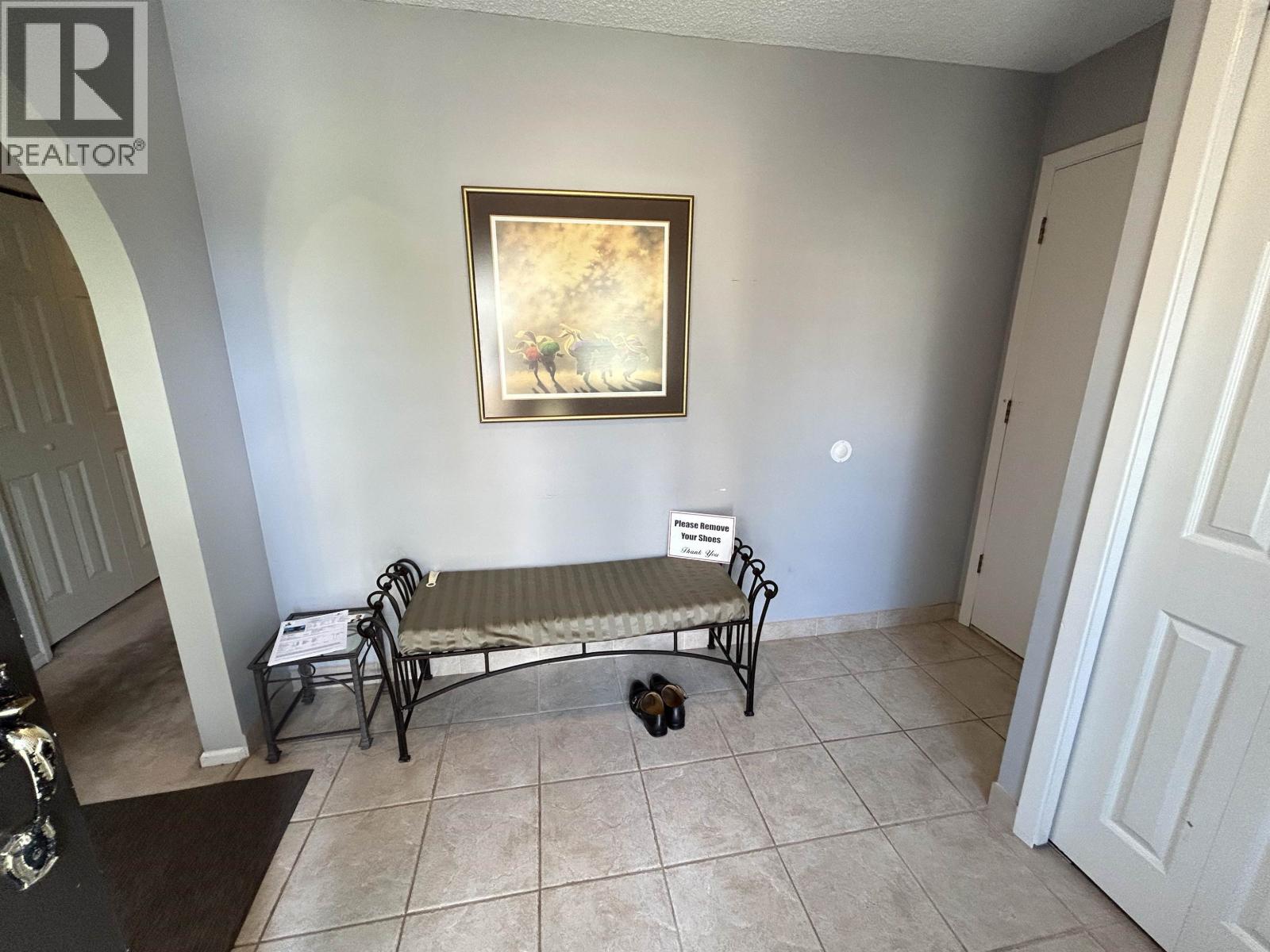 7560 Waterton Drive, Richmond, British Columbia  V7A 4G4 - Photo 2 - R3135563