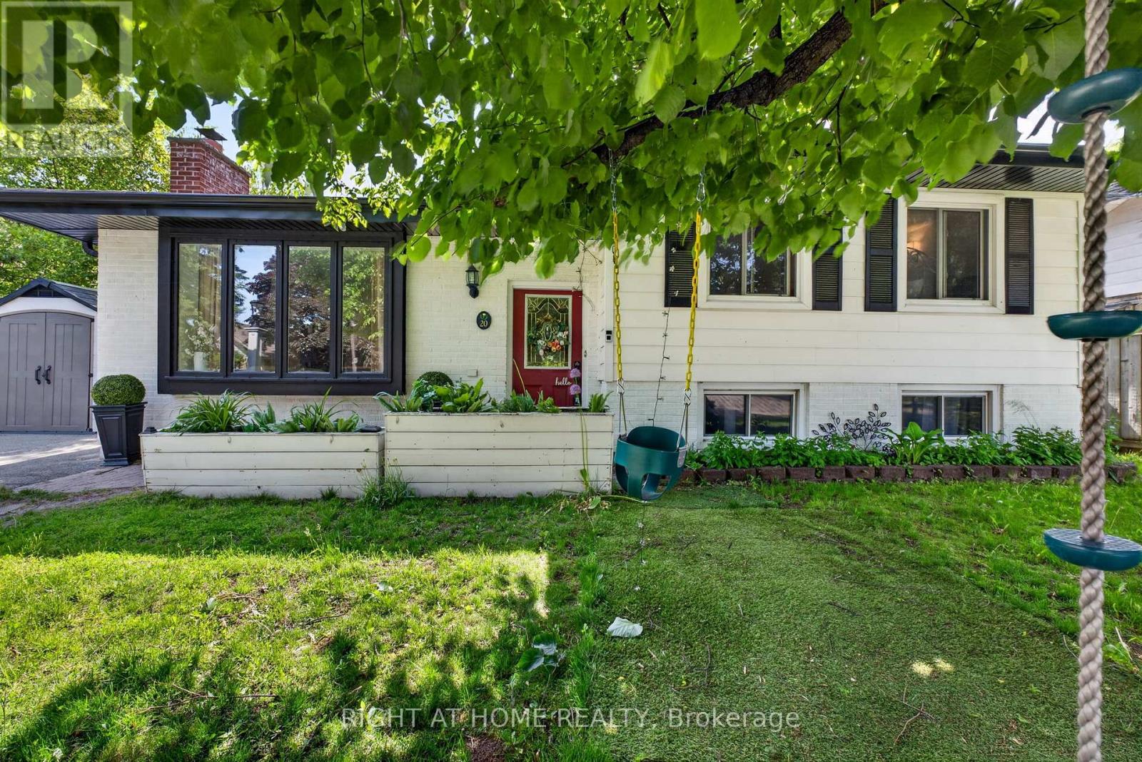 20 Cardiff Court, Whitby, Ontario  L1N 5N9 - Photo 2 - E13434122