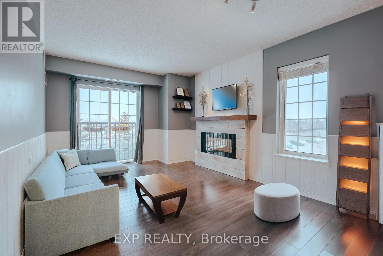 307 - 90 Aspen Springs Drive, Clarington, Ontario  L1C 5N4 - Photo 2 - E13442276