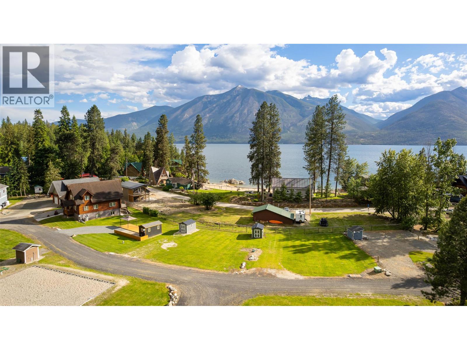 290 Laguna Crescent, Twin Bays, British Columbia  V0B 1A1 - Photo 2 - 10375321
