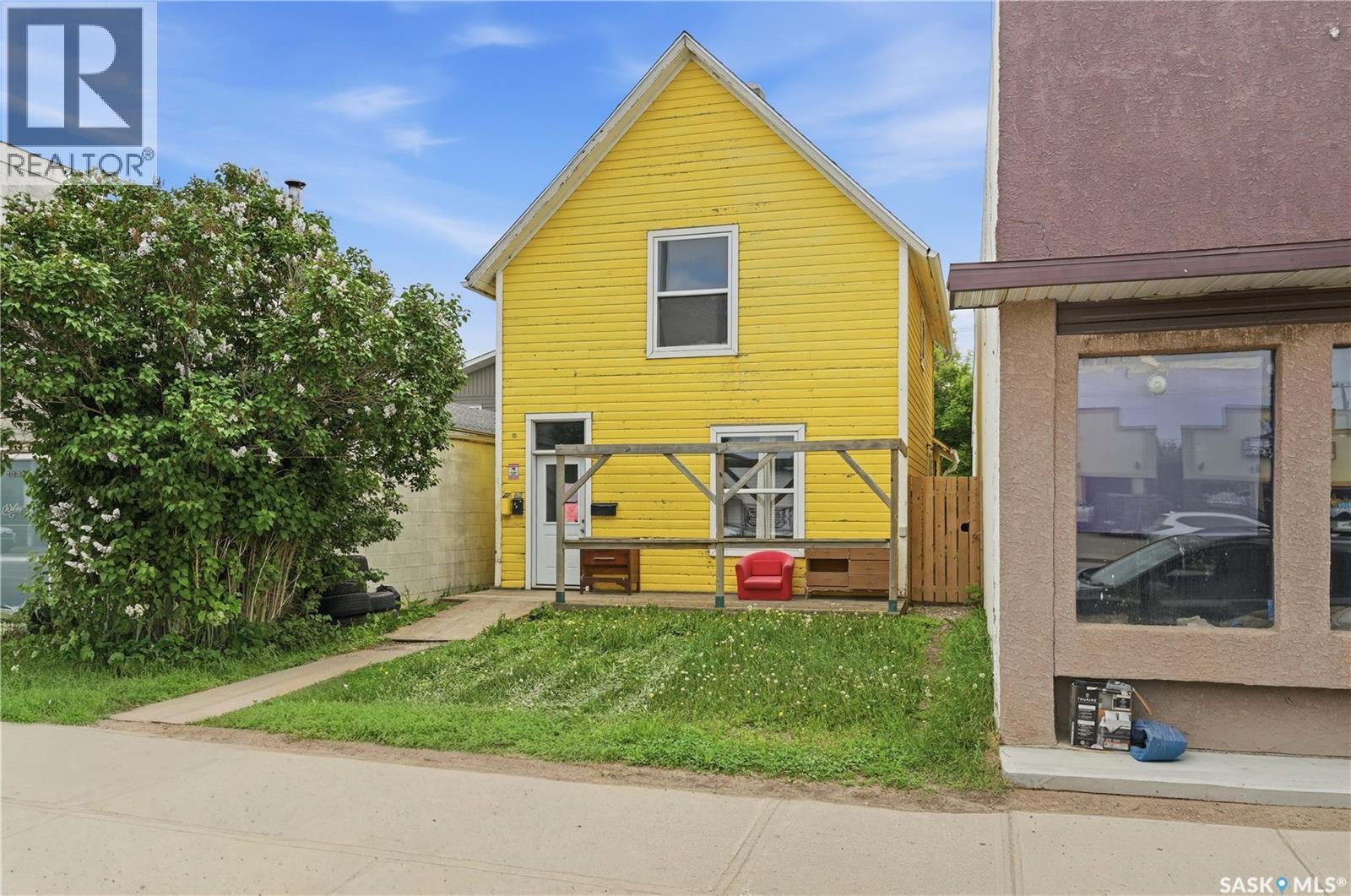 241 High Street W, Moose Jaw, Saskatchewan S6H 1S7 - Photo 2 - SK038947