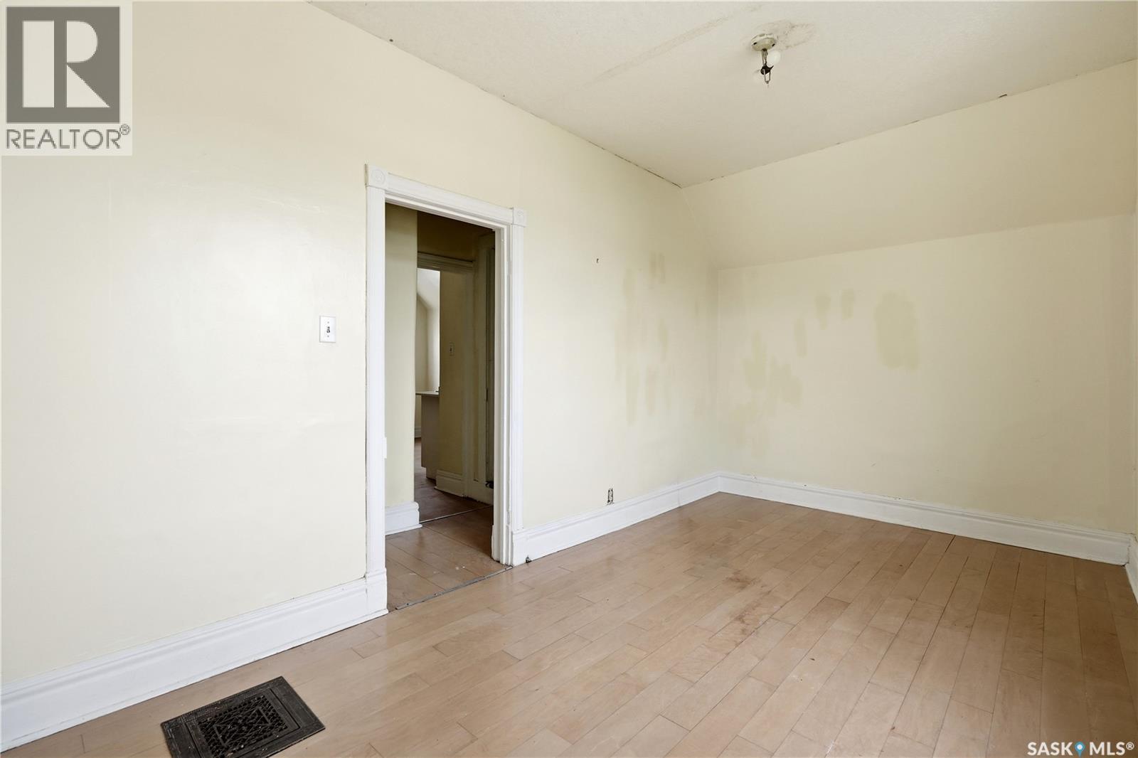 241 High Street W, Moose Jaw, Saskatchewan S6H 1S7 - Photo 33 - SK038947
