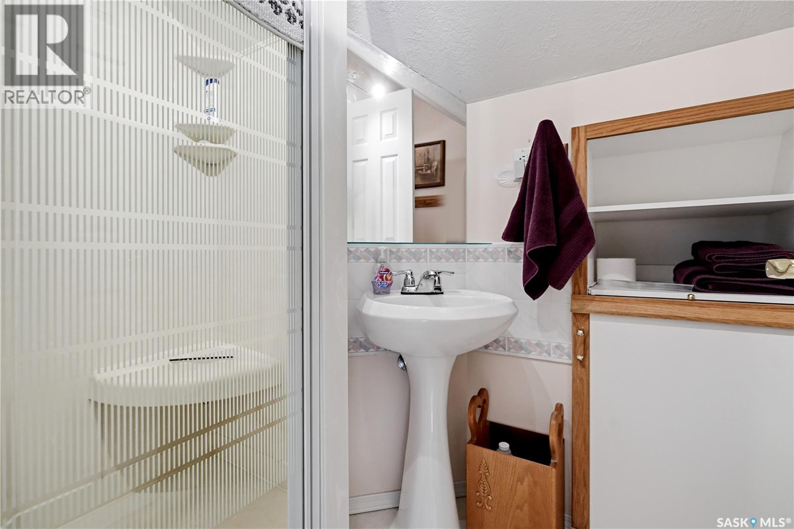 21 Pelican Street W, Wood River Rm No. 74, Saskatchewan S0H 2K0 - Photo 46 - SK038787