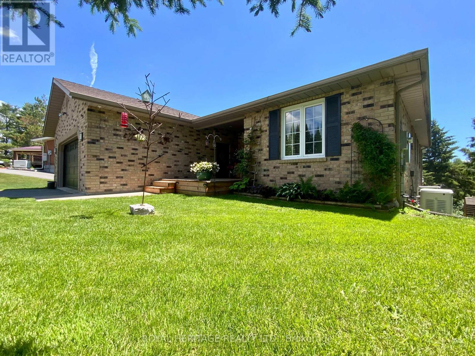 205 Pirates Glen Drive, Trent Lakes, Ontario  K0M 1A0 - Photo 2 - X12905606