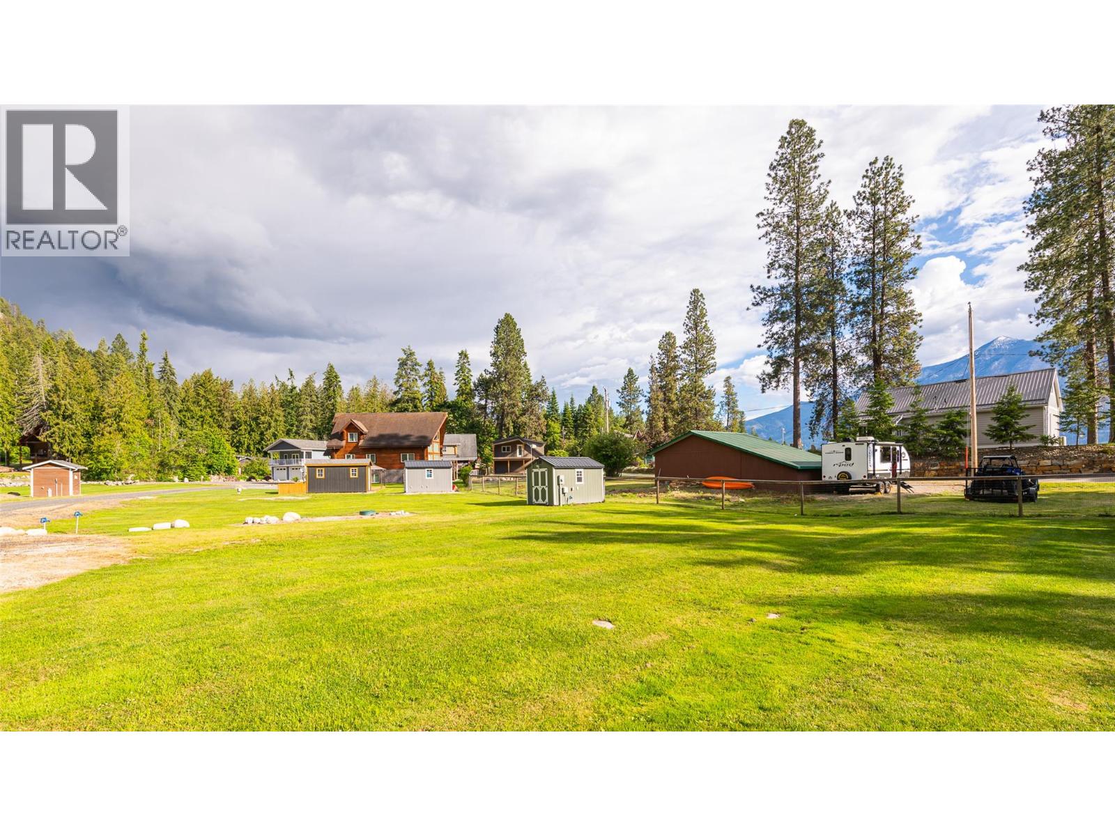 280 Laguna Crescent, Twin Bays, British Columbia  V0B 1A1 - Photo 1 - 10379527