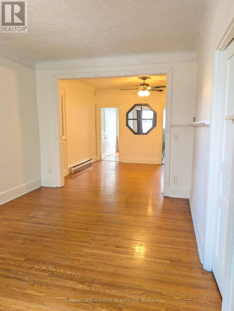 359a Brant Street, Burlington, Ontario L7R 2E7 - Photo 2 - W13442292