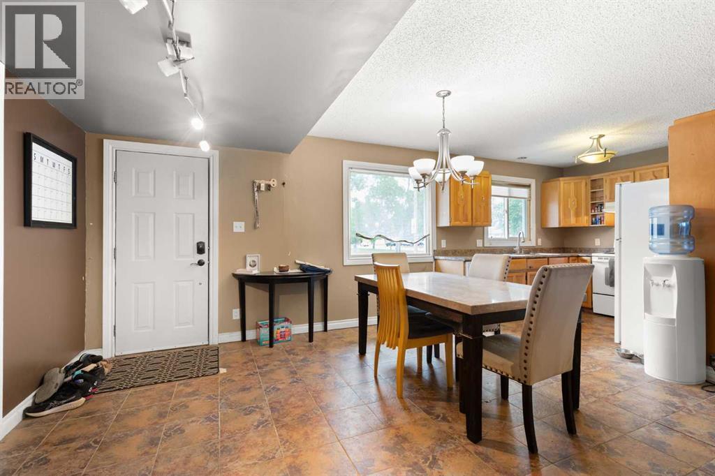 409 8 Street Ne, Medicine Hat, Alberta  T1A 5R8 - Photo 4 - A2320597