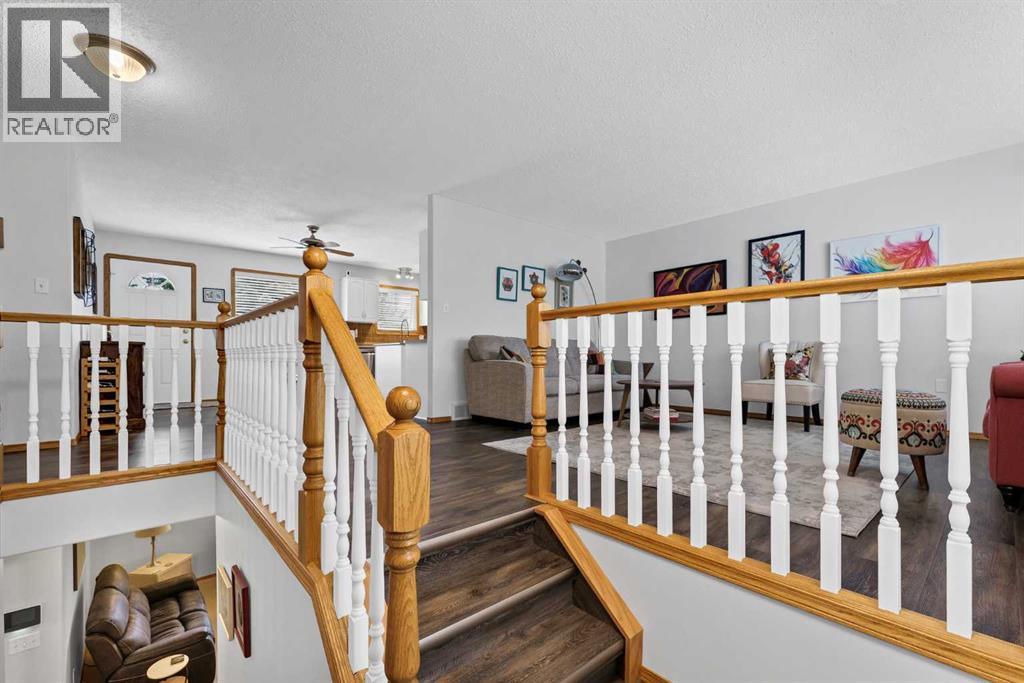 2 Hunter Court Ne, Medicine Hat, Alberta  T1C 1W5 - Photo 4 - A2320922
