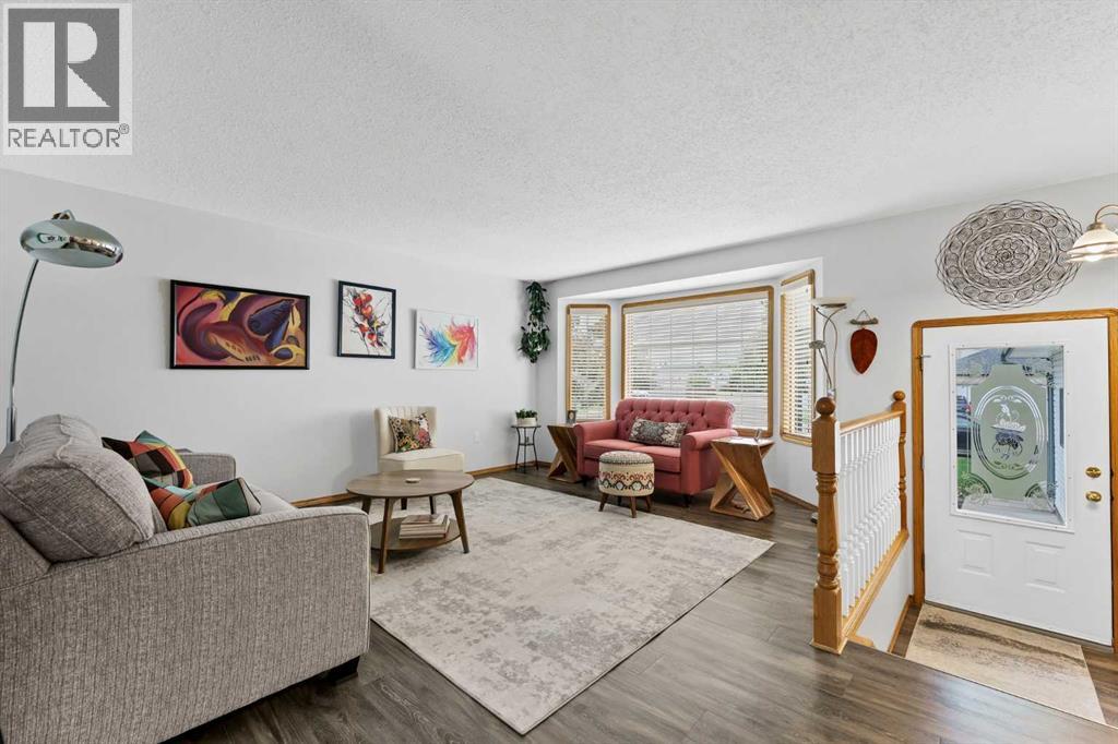 2 Hunter Court Ne, Medicine Hat, Alberta  T1C 1W5 - Photo 5 - A2320922