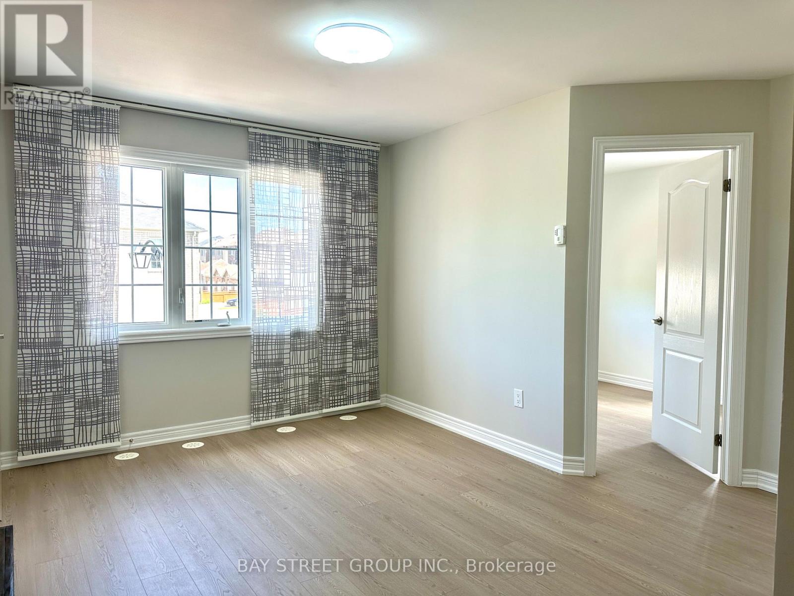 Coach House - 277 William Forster Road, Markham, Ontario  L6B 0T7 - Photo 2 - N13442314