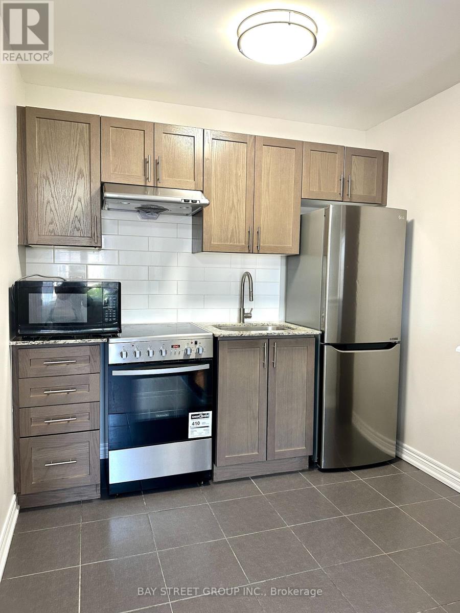 Coach House - 277 William Forster Road, Markham, Ontario  L6B 0T7 - Photo 3 - N13442314