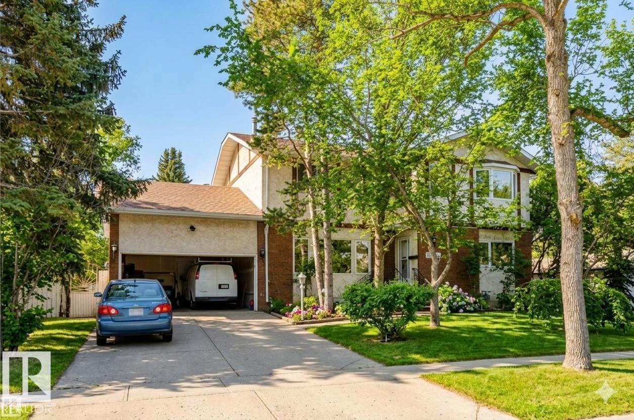10819 54 AV NW, Edmonton, Alberta