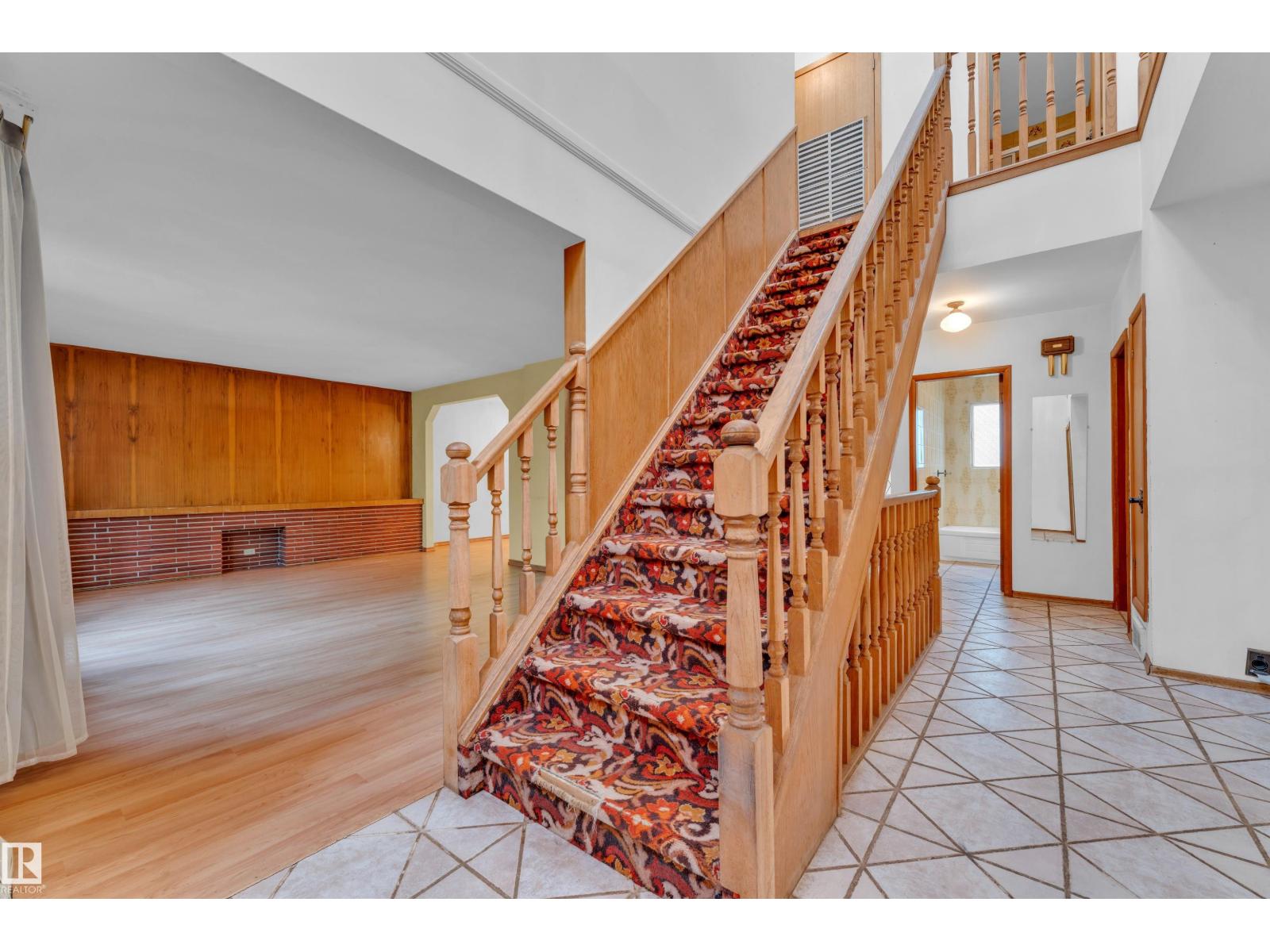 10819 54 Av Nw, Edmonton, Alberta  T6H 0T8 - Photo 3 - E4491909