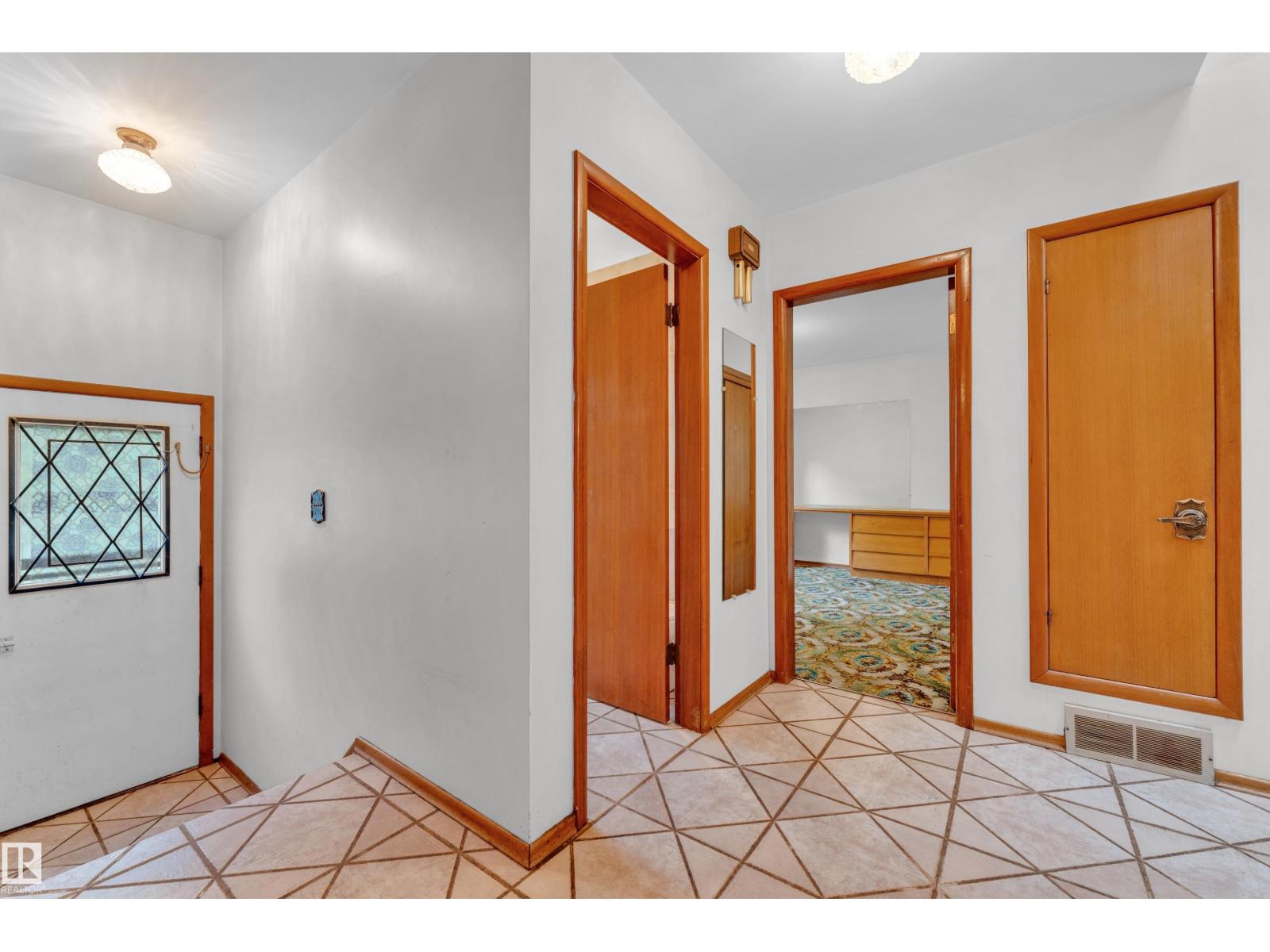 10819 54 Av Nw, Edmonton, Alberta  T6H 0T8 - Photo 13 - E4491909